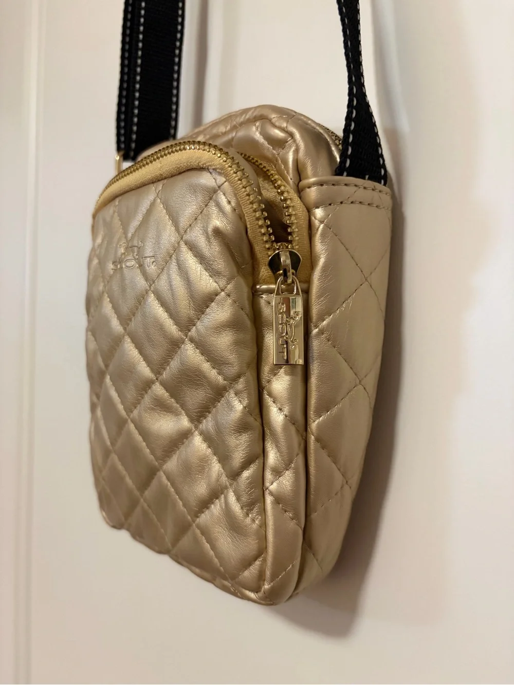 NWOT⚜️🐶SCOUT Quilted Metallic Gold Mini Crossbody Pouch Concert Bag ⚜️🐾
